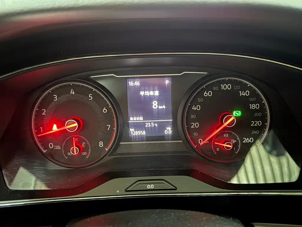 Volkswagen Passat — фото 16