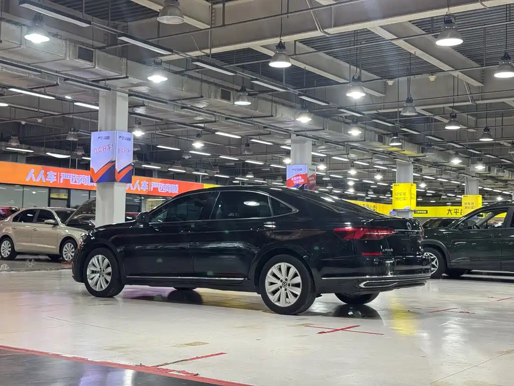 Volkswagen Passat — фото 6