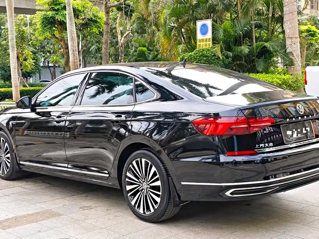 Volkswagen Passat — фото 7