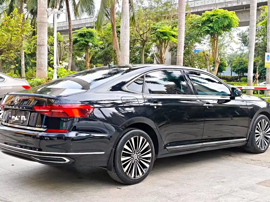 Volkswagen Passat — фото 9