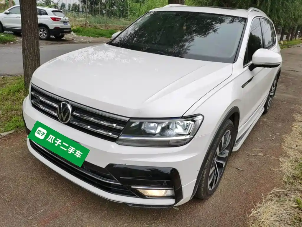 Volkswagen Tiguan L — фото 2