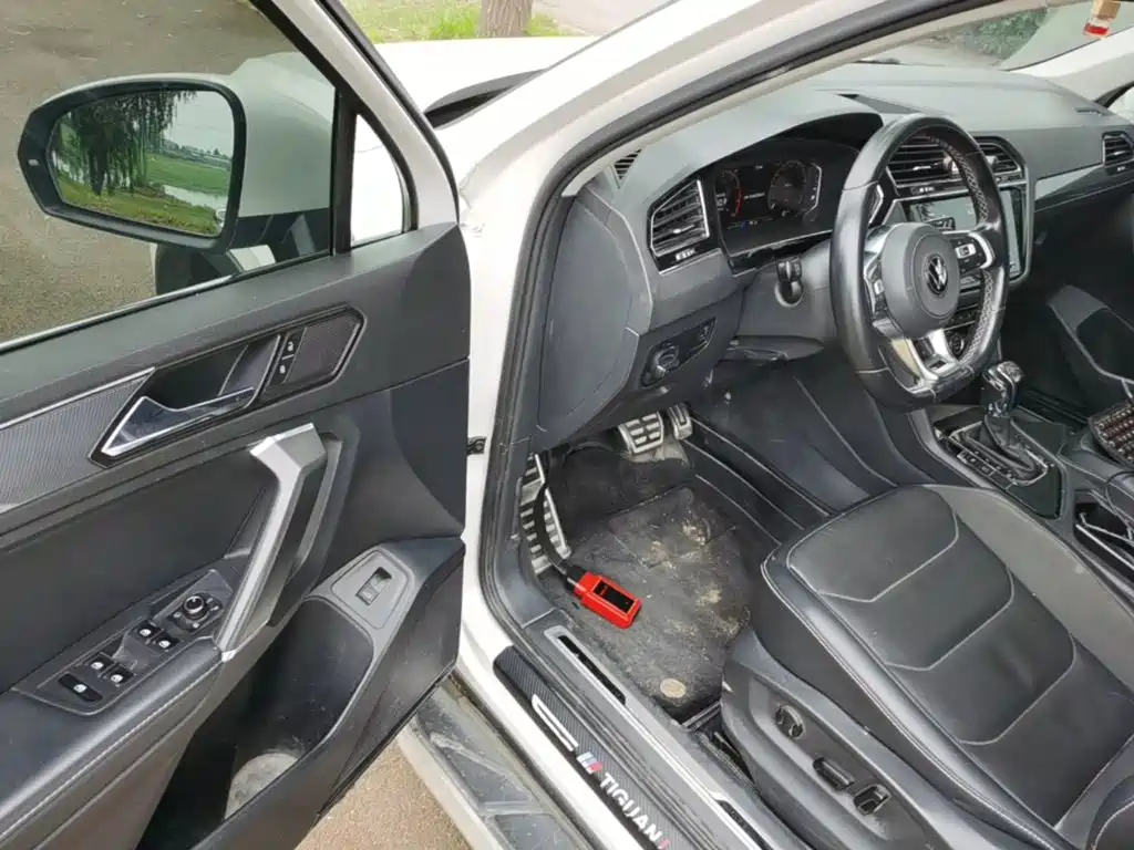 Volkswagen Tiguan L — фото 16