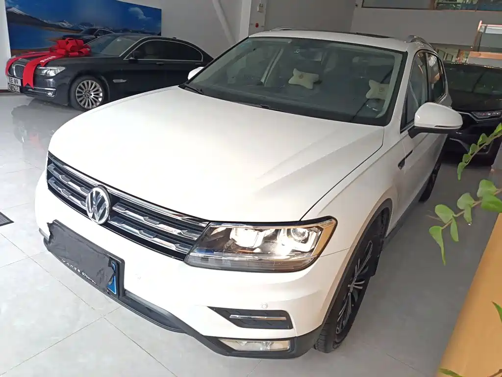 Volkswagen Tiguan L — фото 2