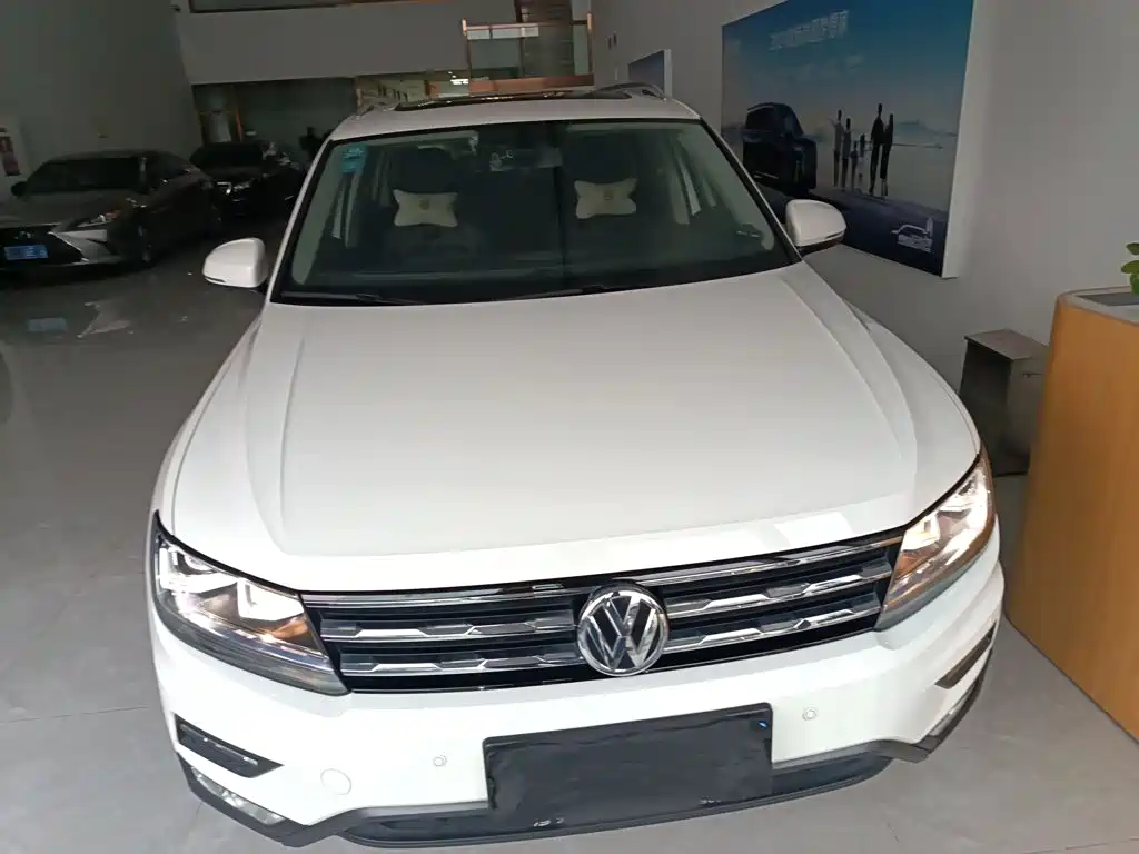 Volkswagen Tiguan L — фото 3