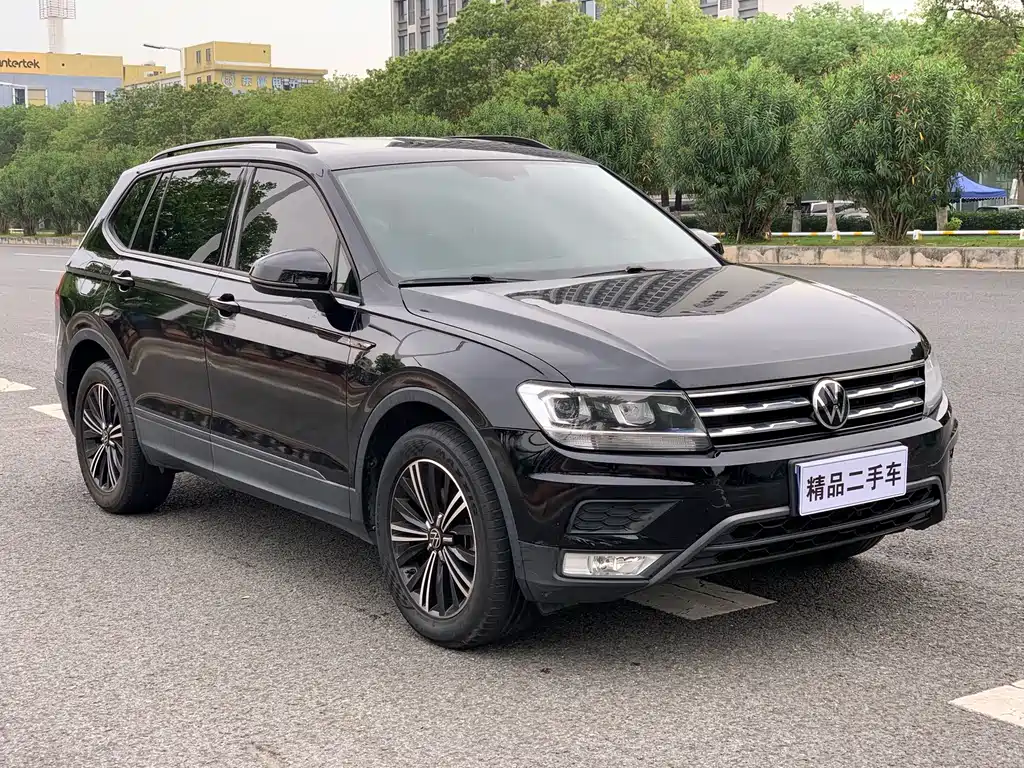 Volkswagen Tiguan L — фото 3