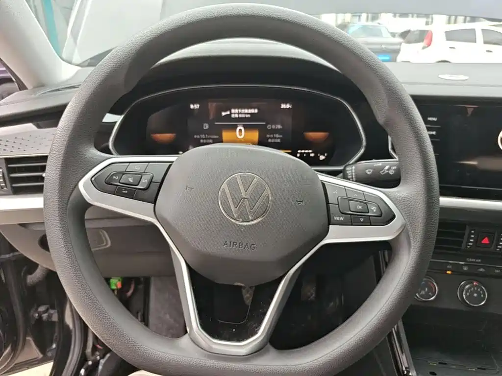 Volkswagen Passat — фото 11