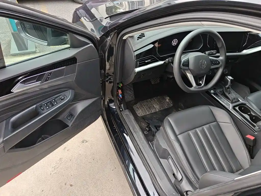 Volkswagen Passat — фото 16