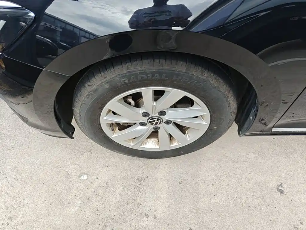 Volkswagen Passat — фото 23