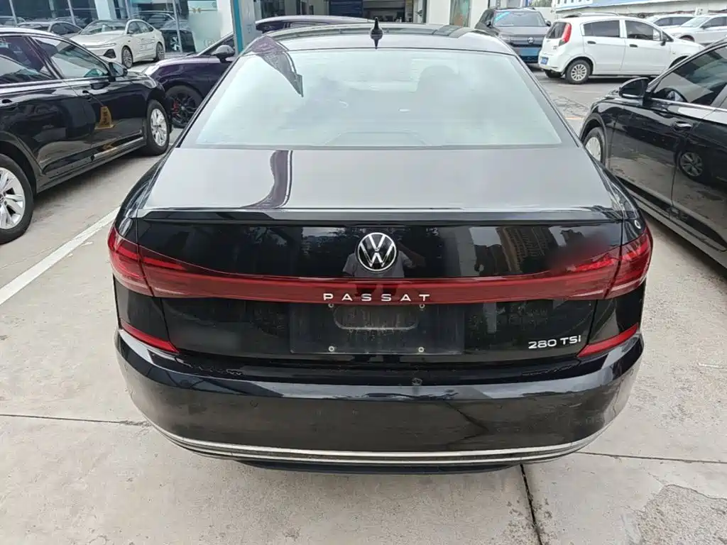 Volkswagen Passat — фото 6