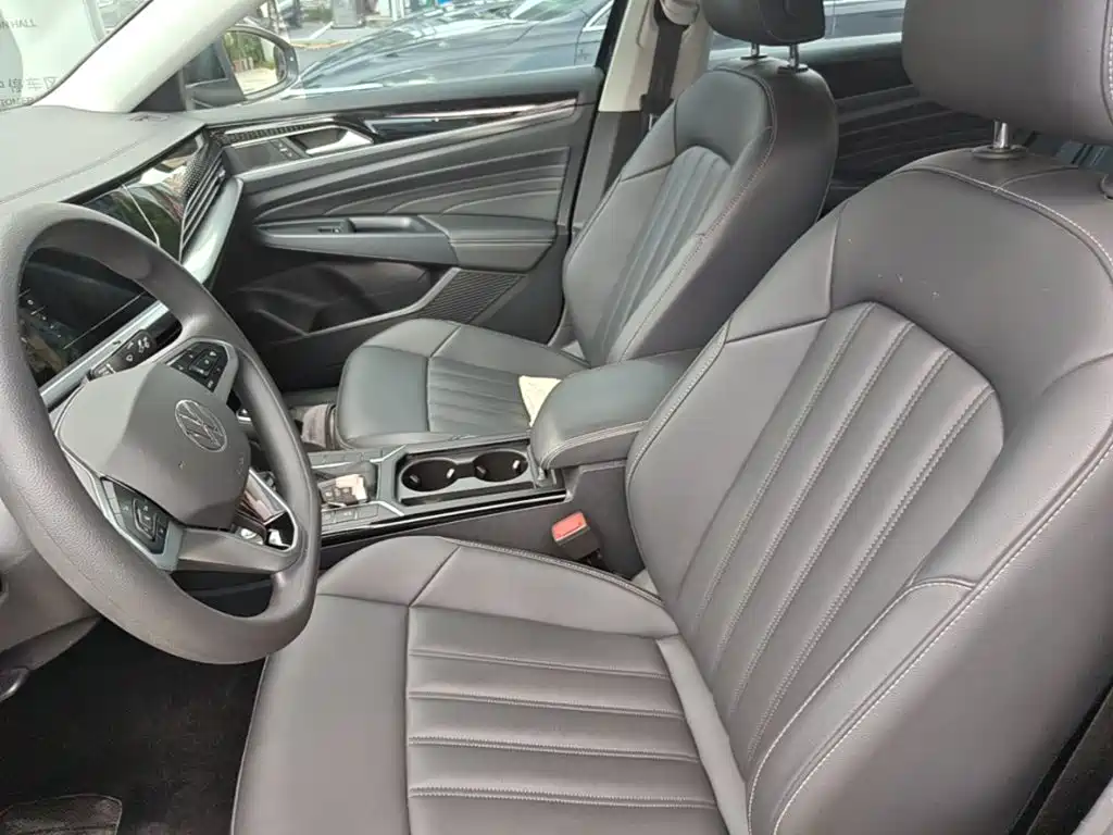 Volkswagen Passat — фото 15