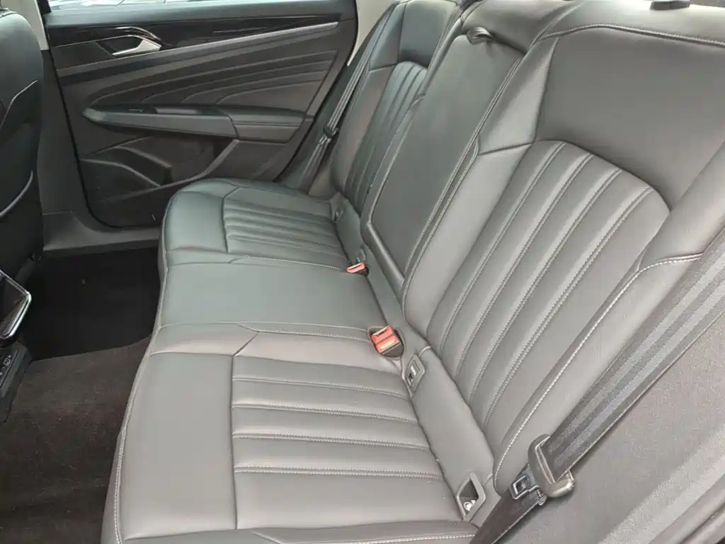 Volkswagen Passat — фото 17