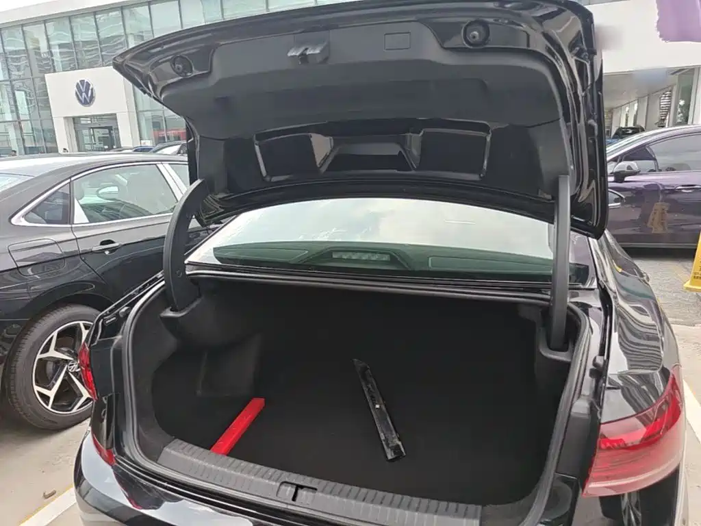 Volkswagen Passat — фото 19