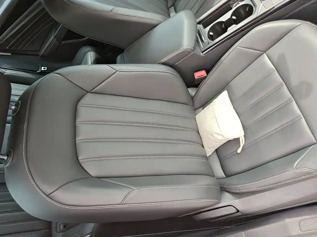 Volkswagen Passat — фото 25