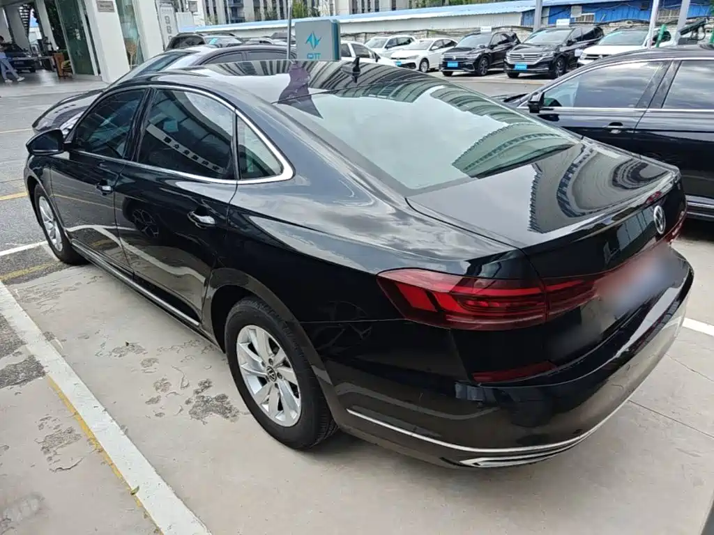 Volkswagen Passat — фото 5