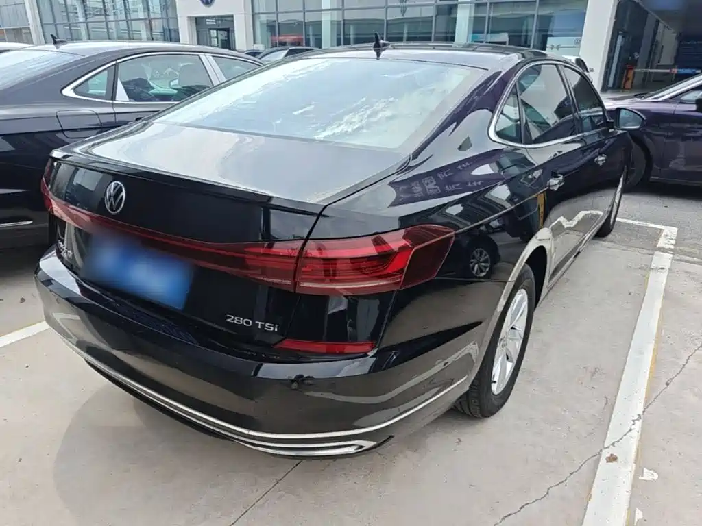 Volkswagen Passat — фото 7