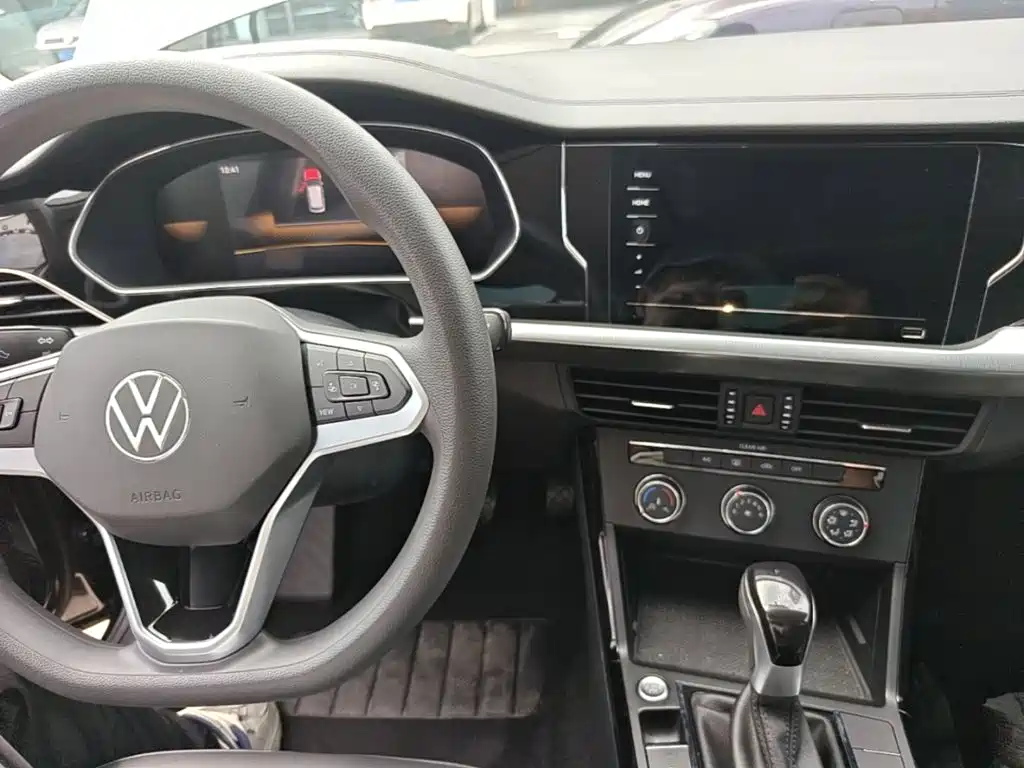 Volkswagen Passat — фото 10
