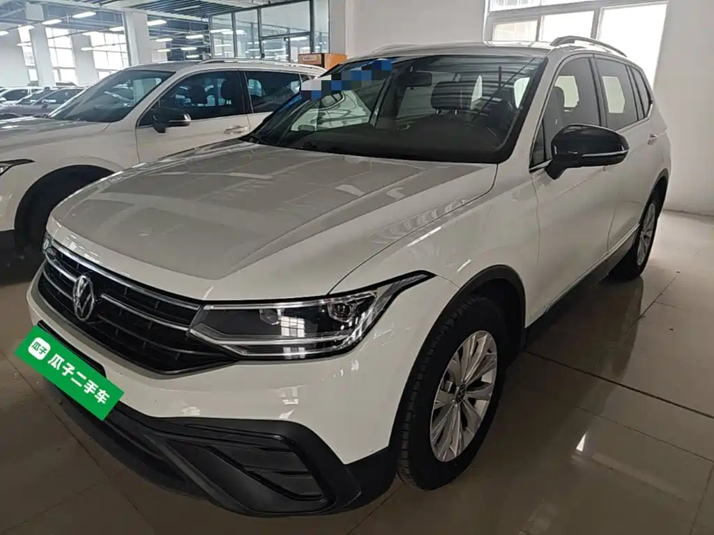 Volkswagen Tiguan L — фото 2