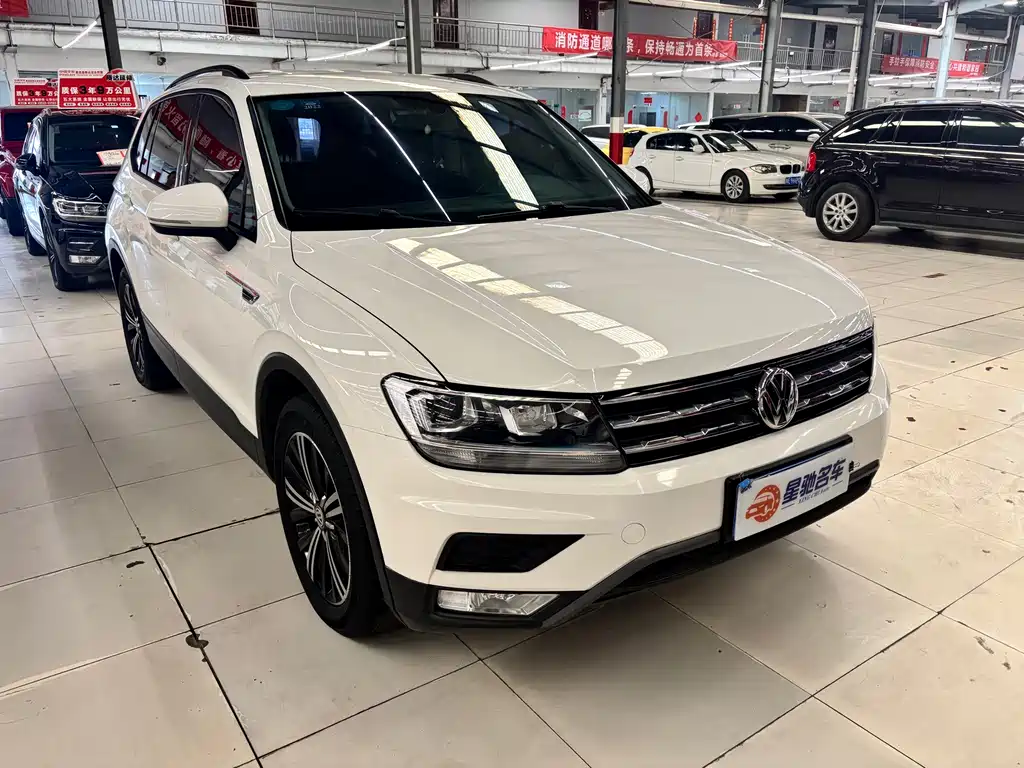 Volkswagen Tiguan L — фото 3