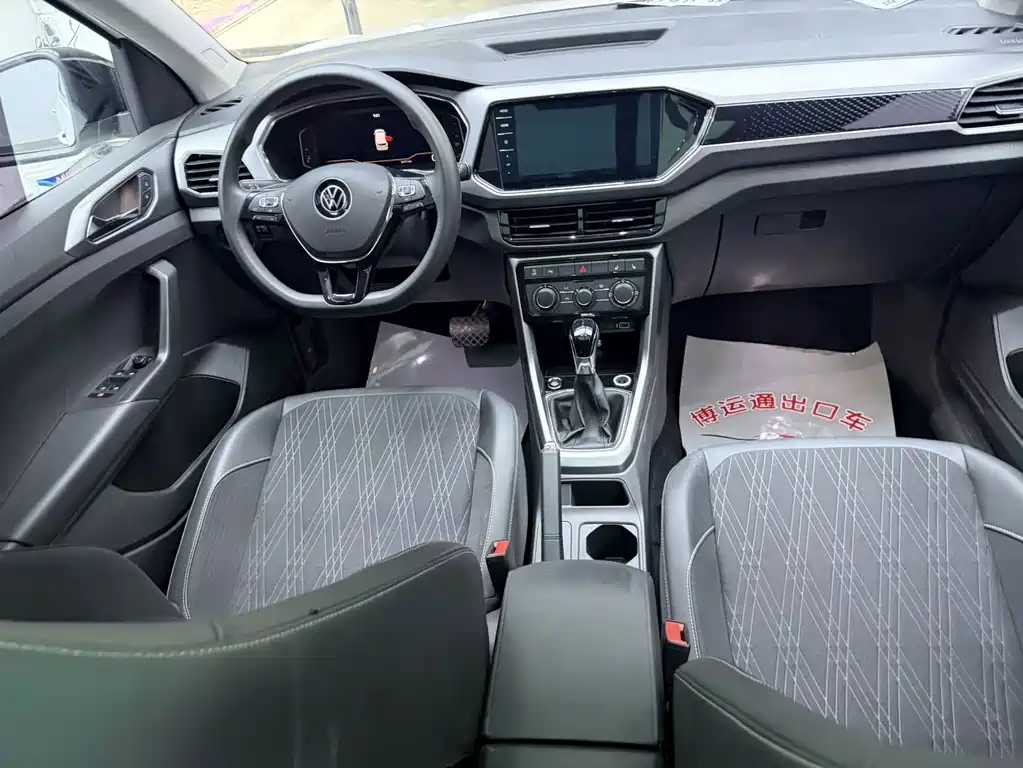 Volkswagen T-Cross — фото 11