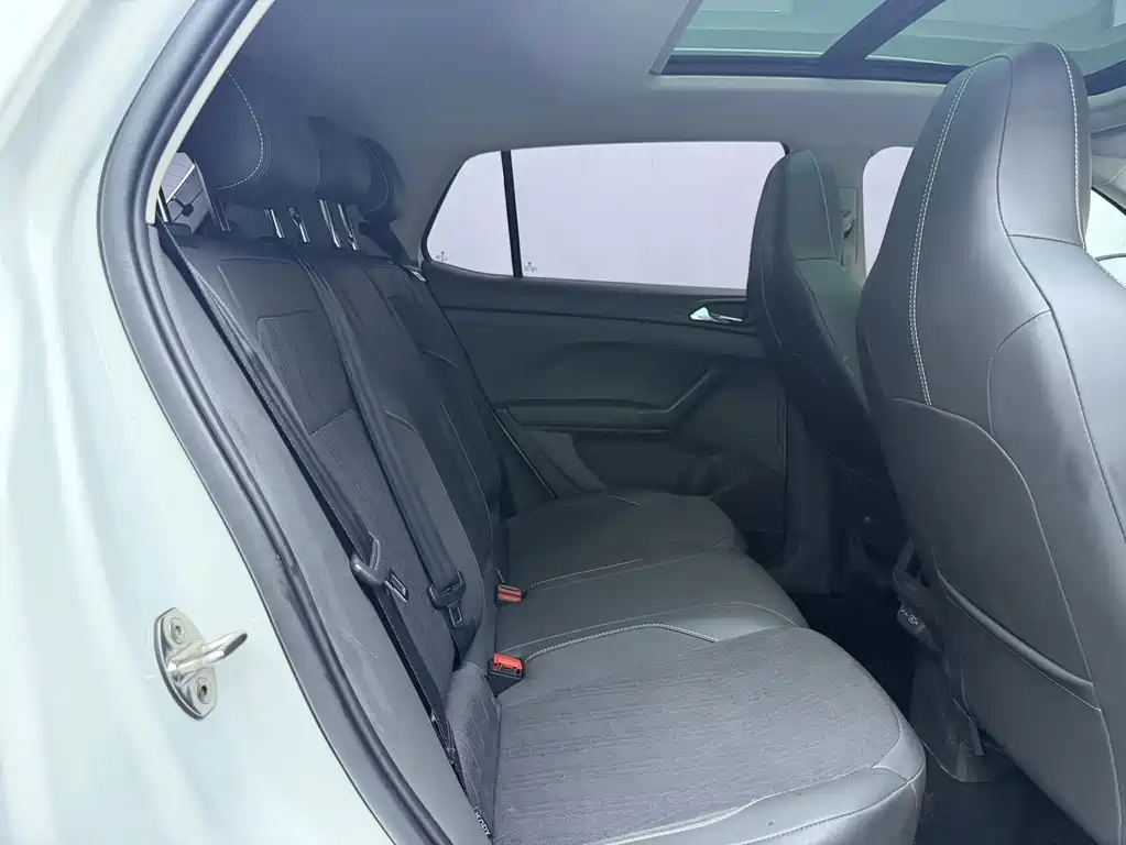 Volkswagen T-Cross — фото 10