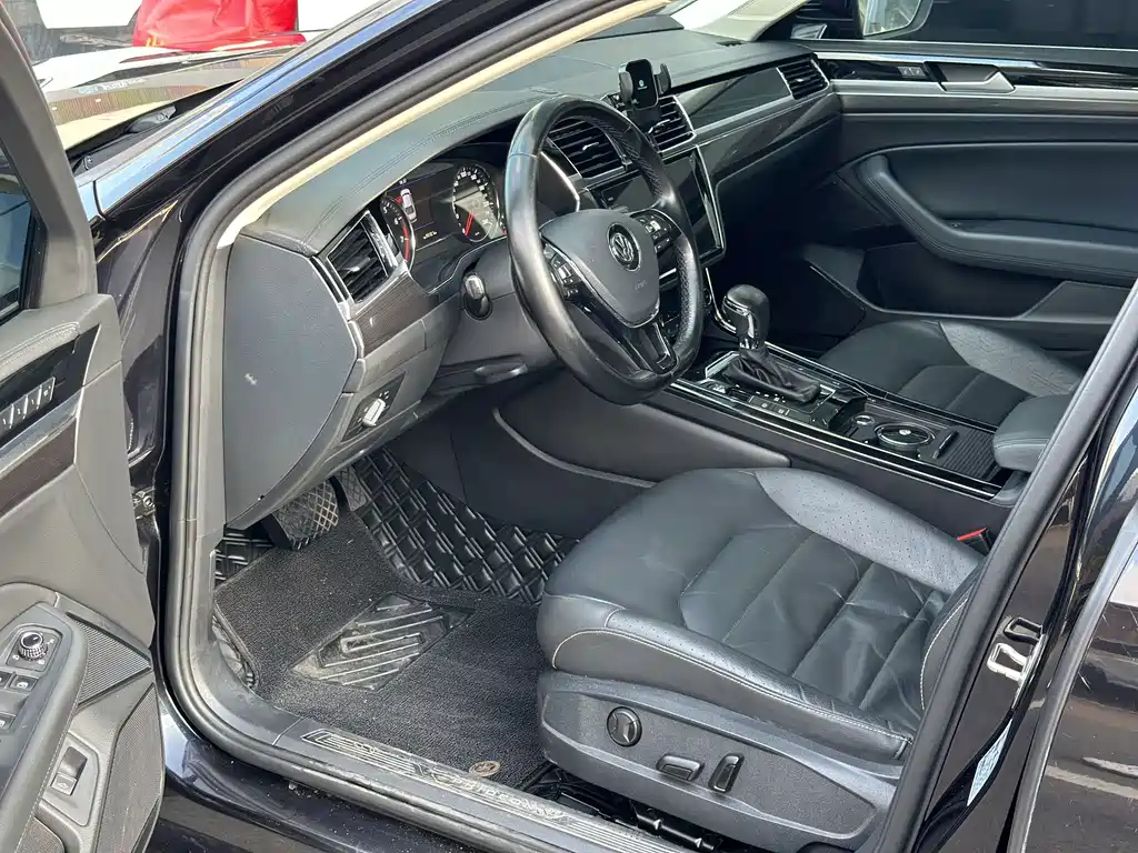 Volkswagen Phideon — фото 7