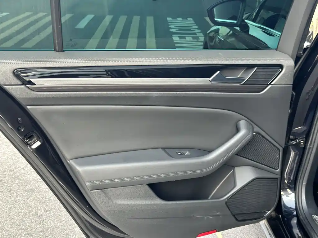 Volkswagen Phideon — фото 8