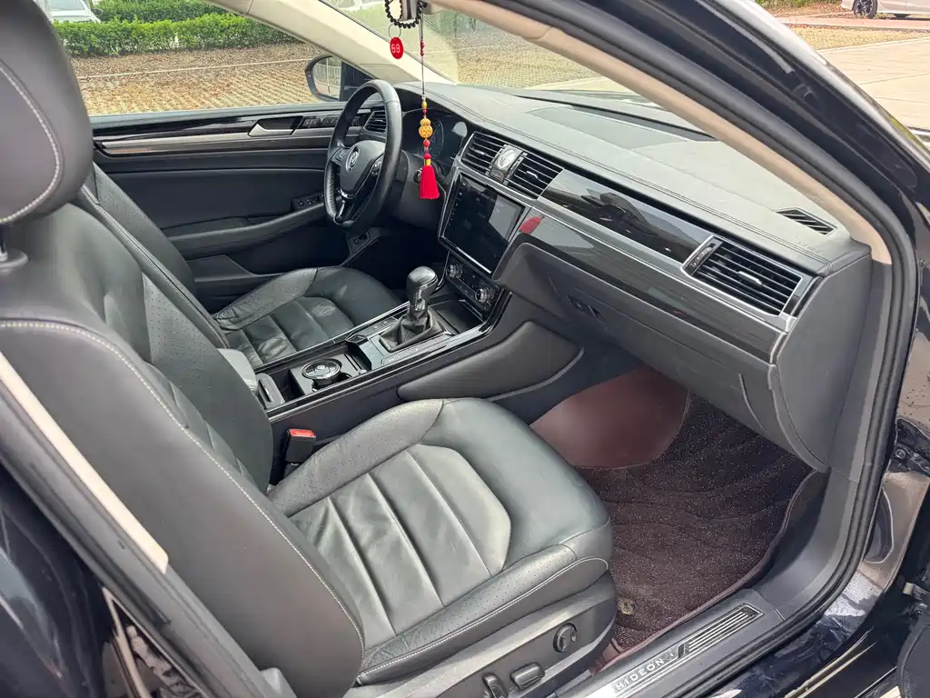Volkswagen Phideon — фото 13