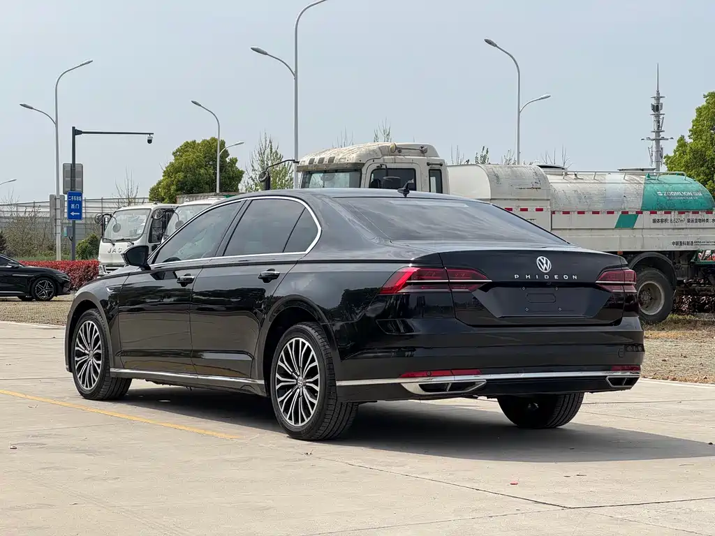 Volkswagen Phideon — фото 5
