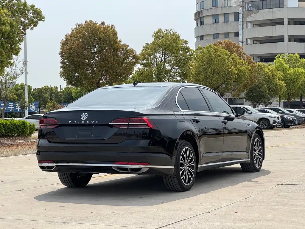 Volkswagen Phideon — фото 7