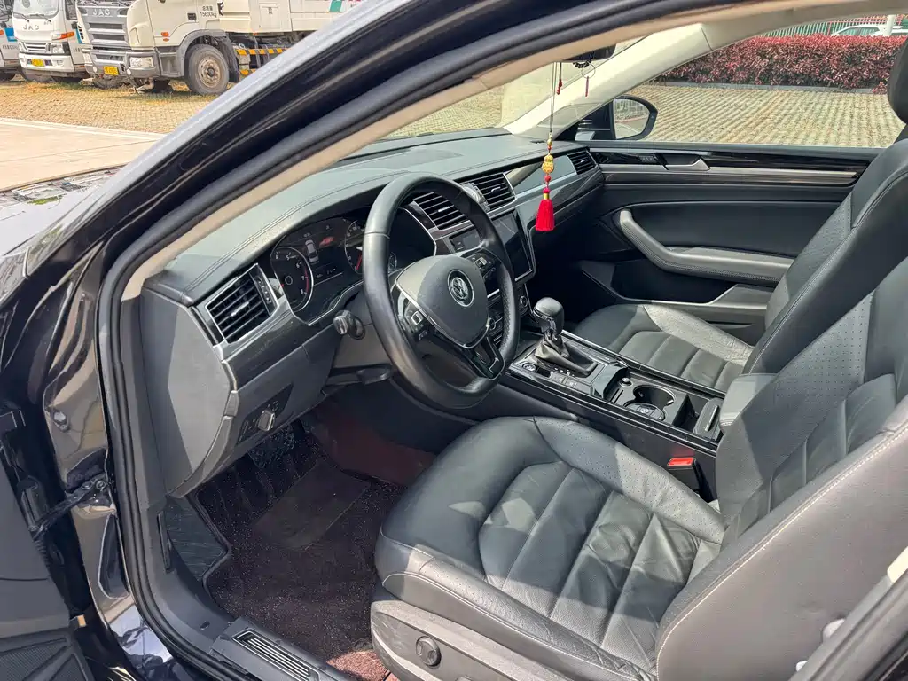 Volkswagen Phideon — фото 9