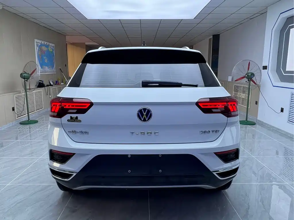 Volkswagen T-Roc — фото 5