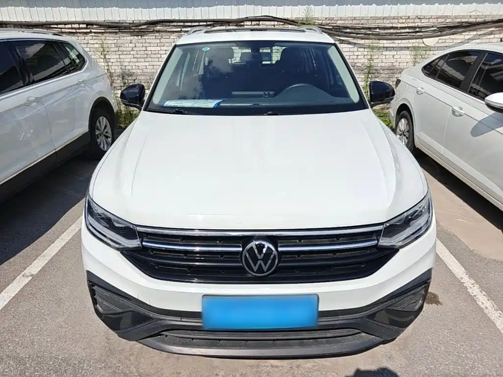 Volkswagen Tiguan L — фото 3