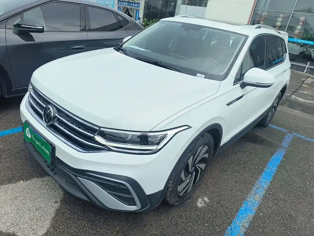 Volkswagen Tiguan L