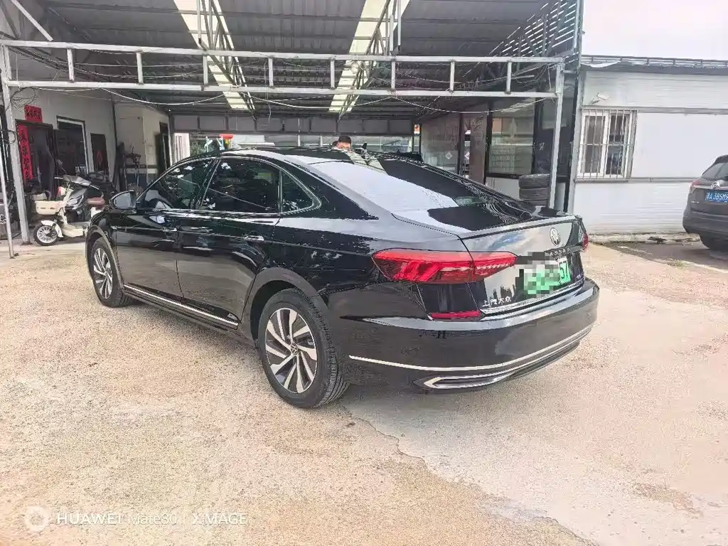 Volkswagen Passat PHEV — фото 9