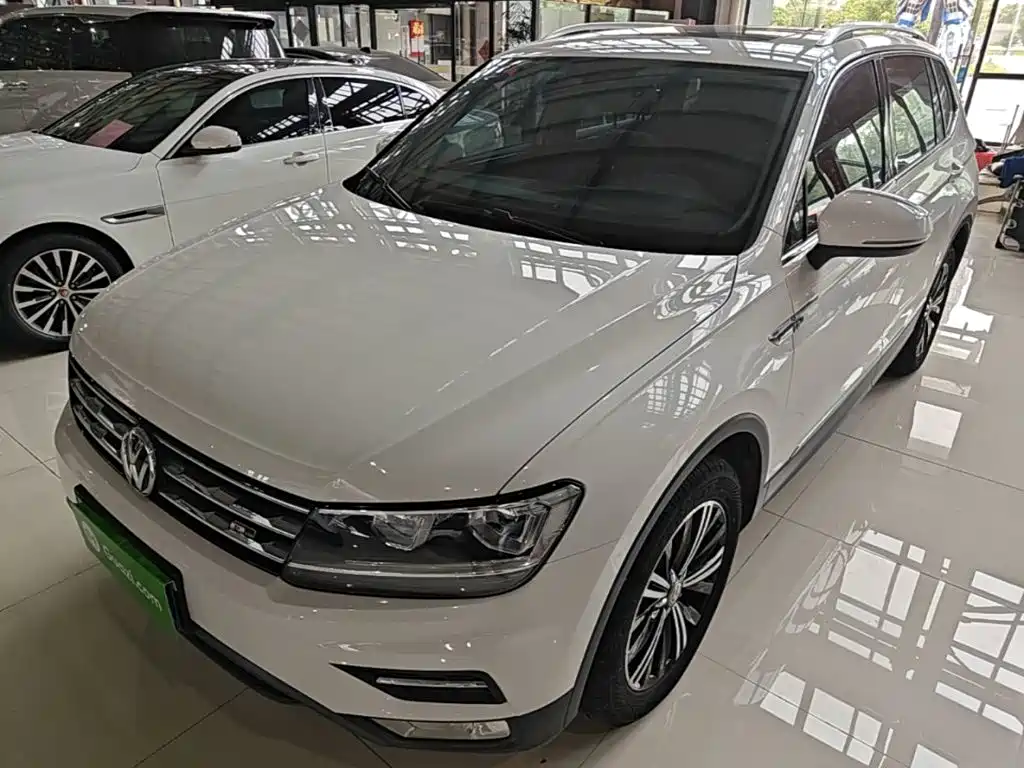 Volkswagen Tiguan L — фото 2