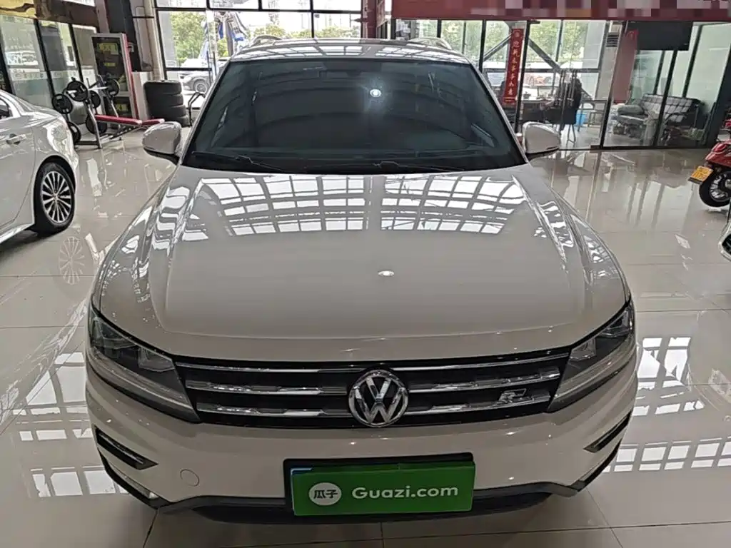 Volkswagen Tiguan L — фото 3