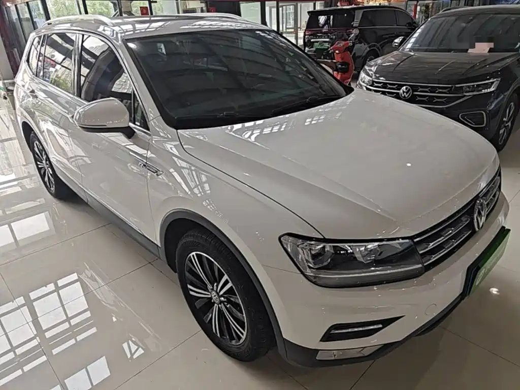 Volkswagen Tiguan L — фото 4