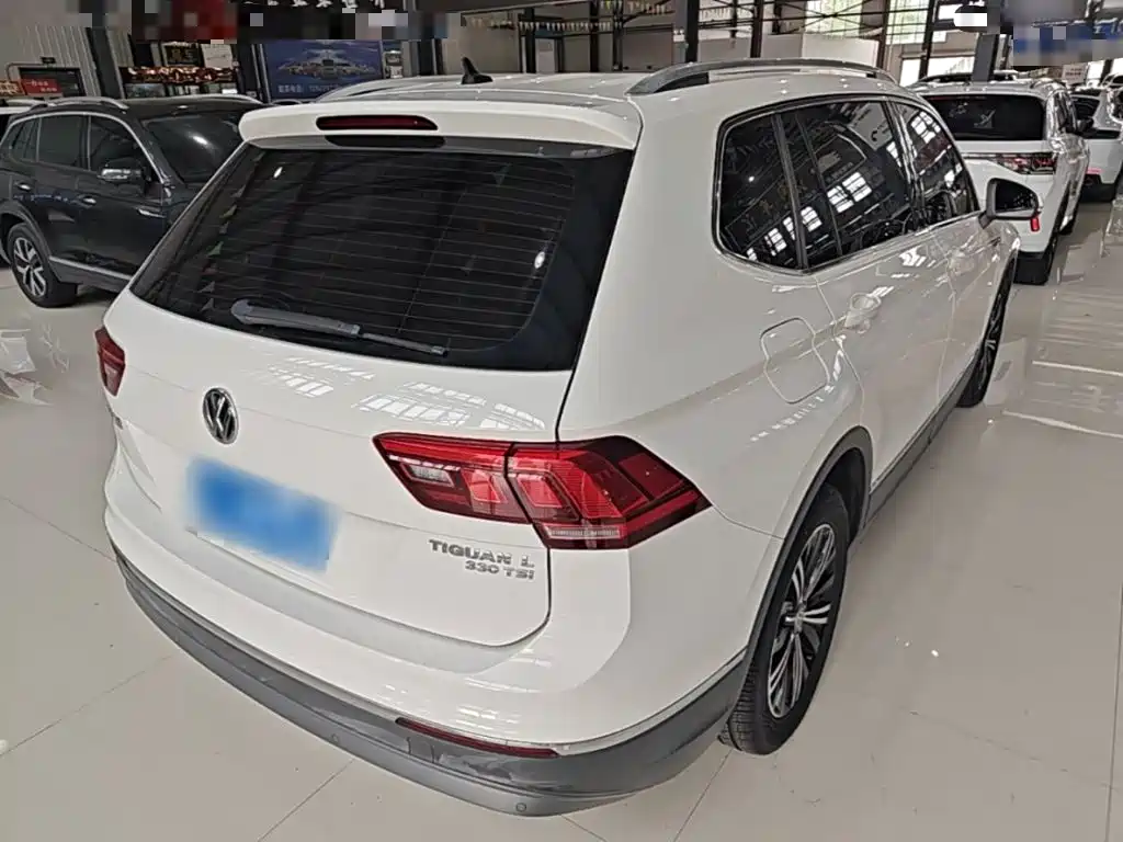Volkswagen Tiguan L — фото 7