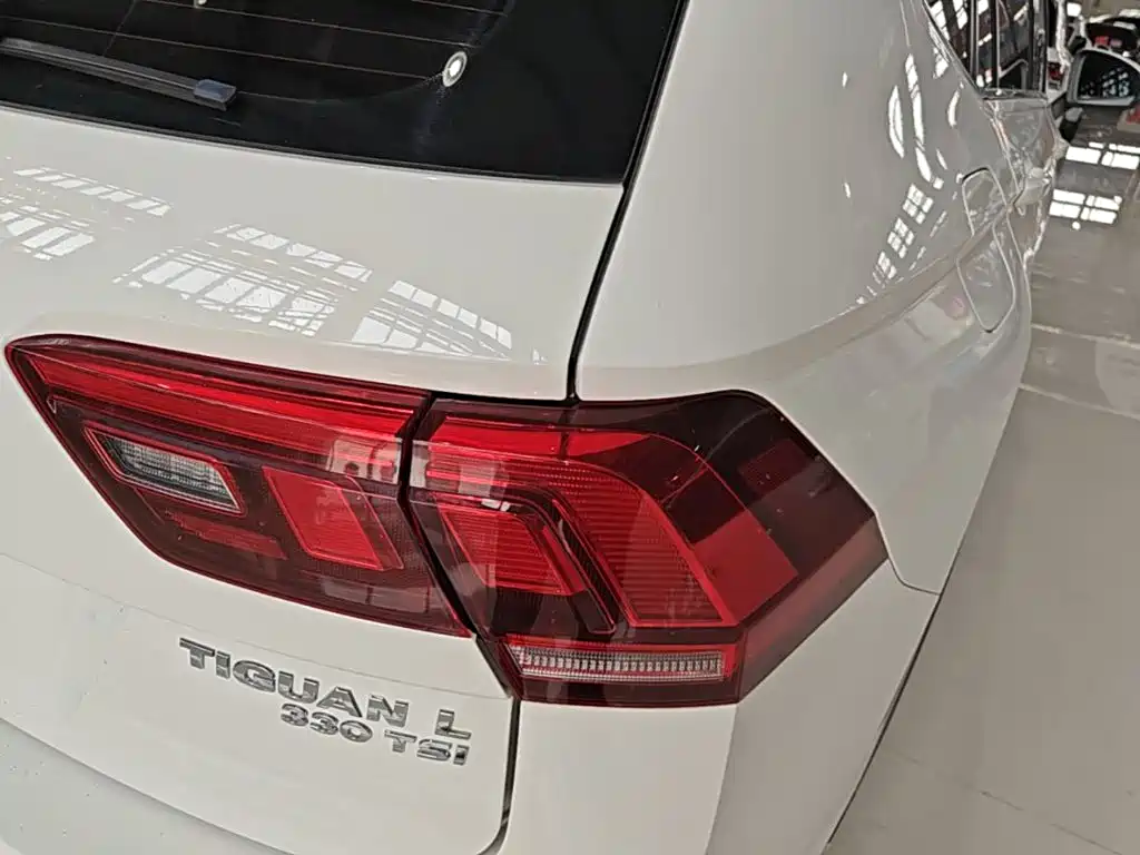 Volkswagen Tiguan L — фото 8