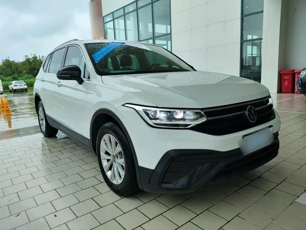 Volkswagen Tiguan L — фото 4