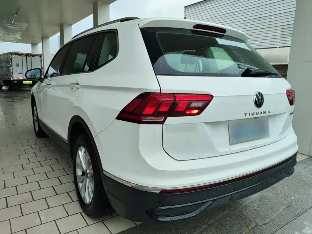 Volkswagen Tiguan L — фото 5