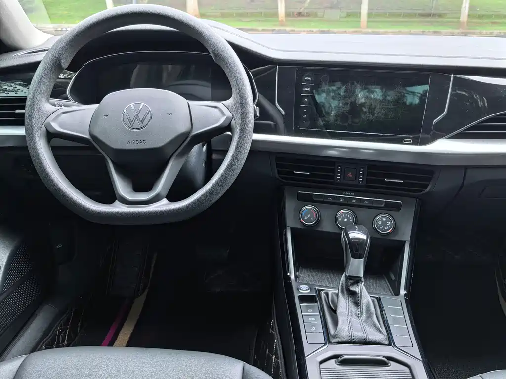 Volkswagen Passat — фото 14