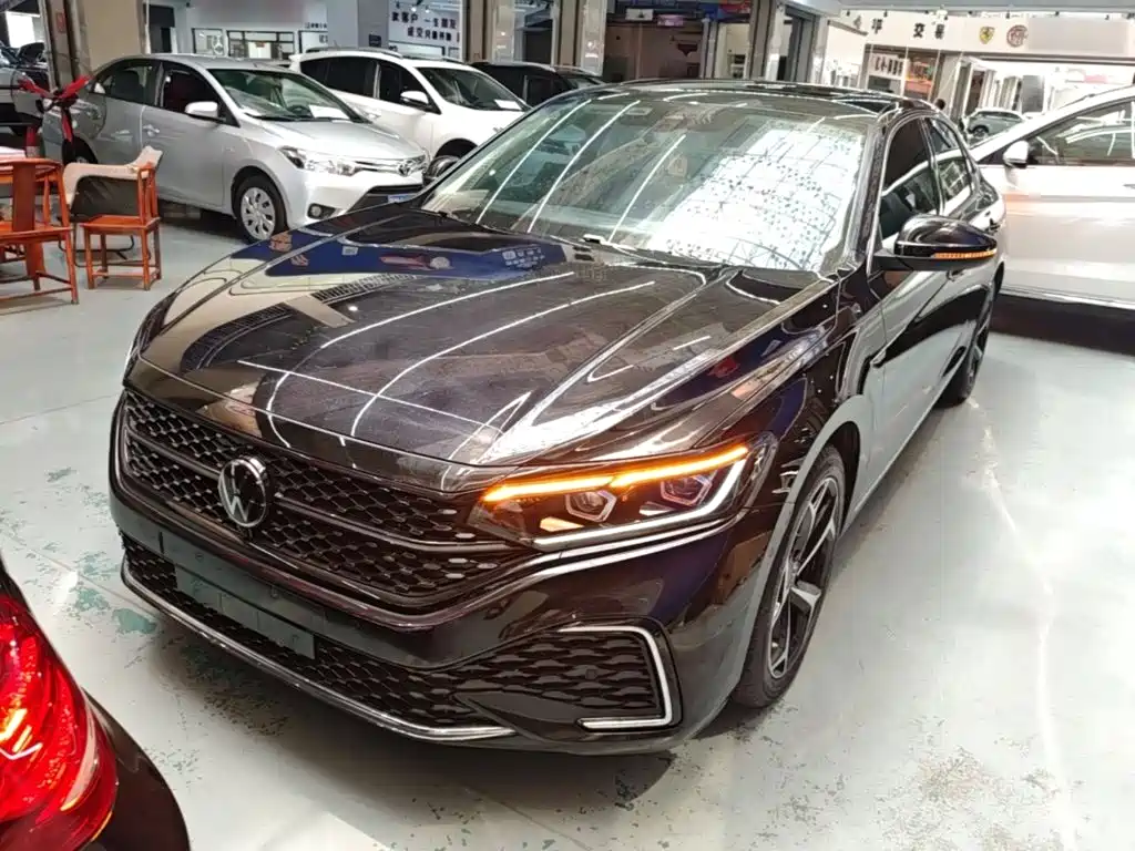 Volkswagen Passat — фото 2