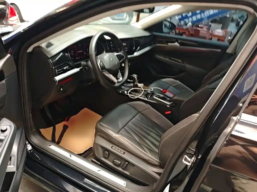 Volkswagen Passat — фото 15
