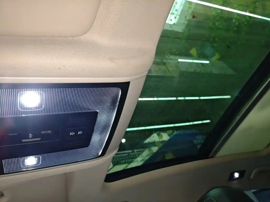 Volkswagen Passat — фото 18