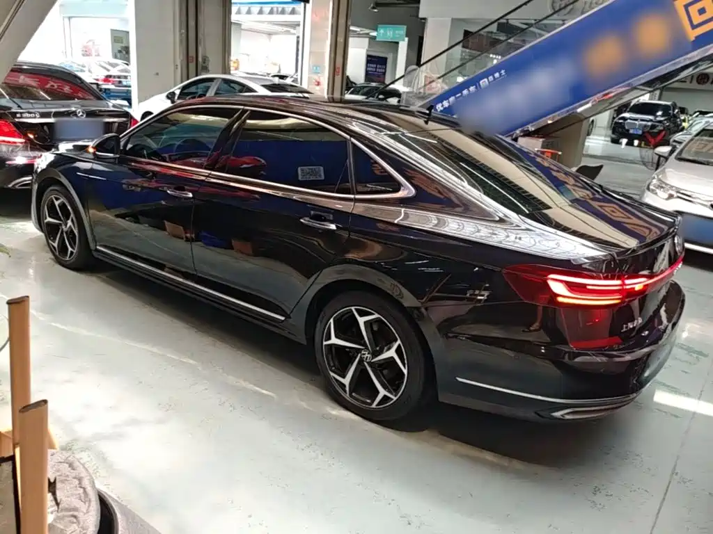 Volkswagen Passat — фото 5