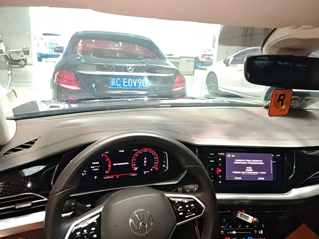 Volkswagen Passat — фото 10