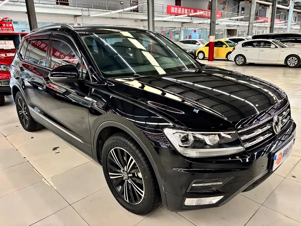 Volkswagen Tiguan L — фото 3