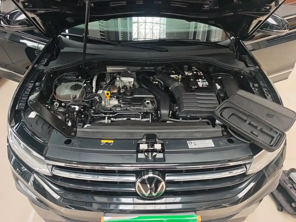 Volkswagen Tiguan L — фото 20