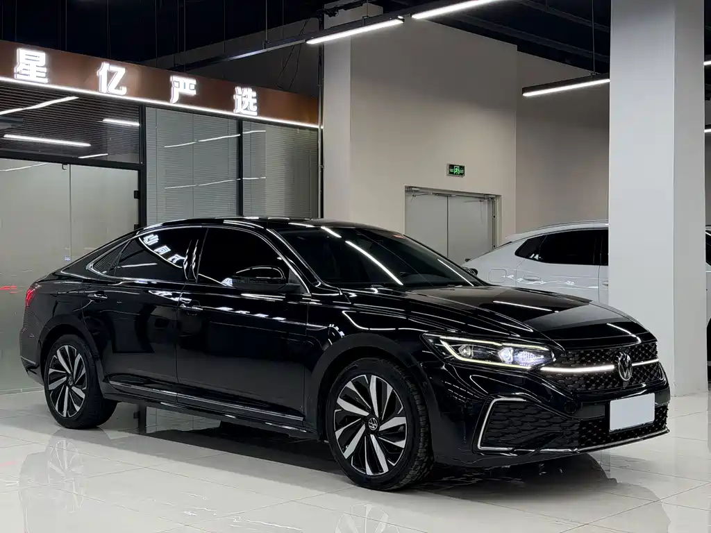 Volkswagen Passat — фото 3